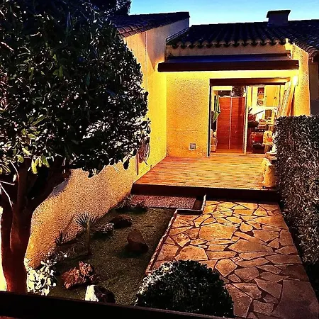 Mezzanine/jardin/terrasse Village Naturiste