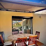 Mezzanine/jardin/terrasse Village Naturiste アパート