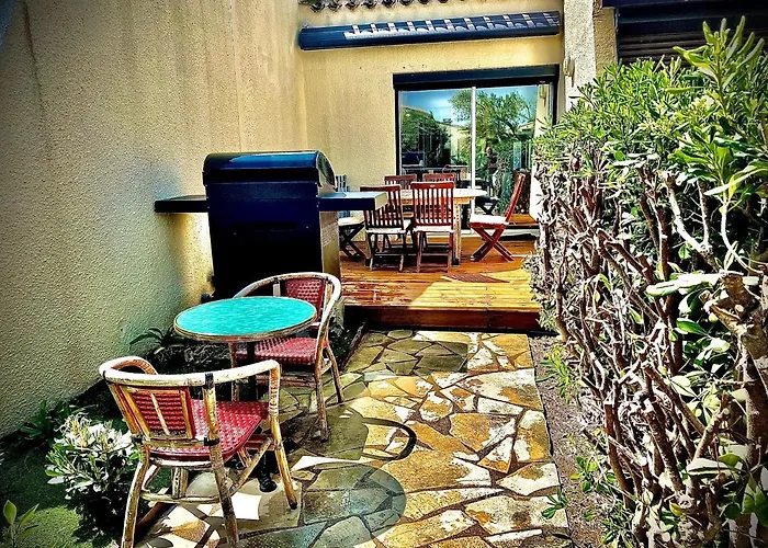 Mezzanine/jardin/terrasse Village Naturiste * Agde